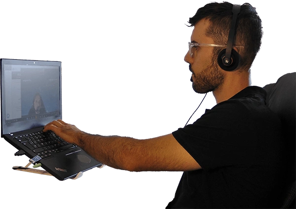 Silueta de Felipe en videollamada